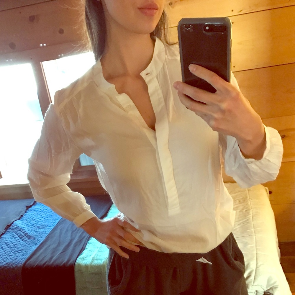 White vicose Blouse.